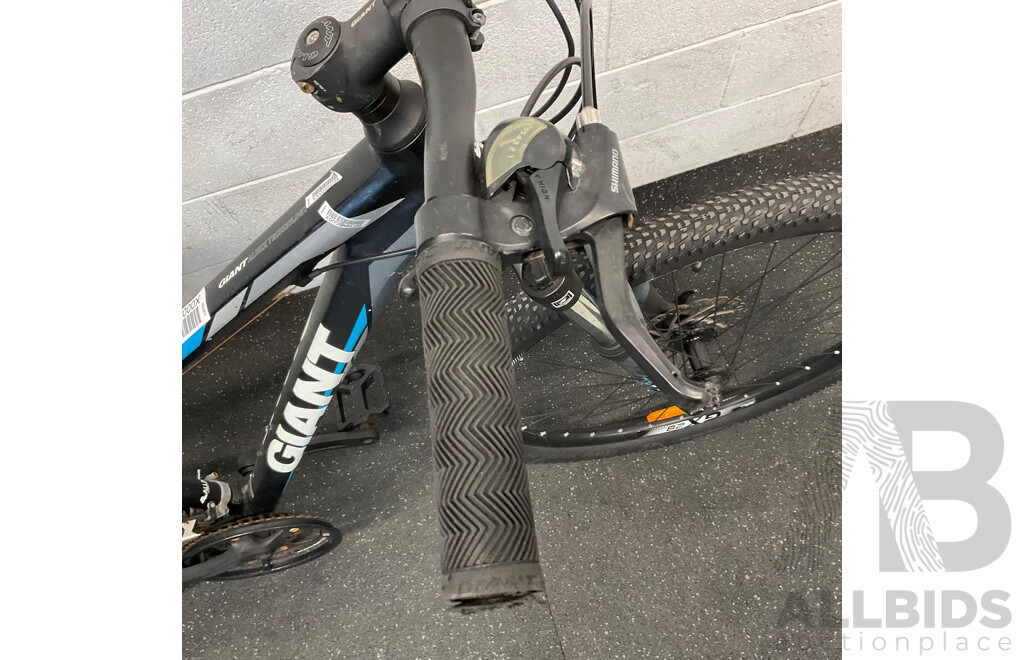 Giant 27.5'' ATX Bike