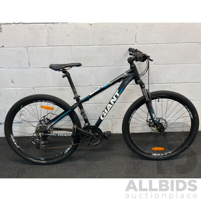 Giant 27.5'' ATX Bike