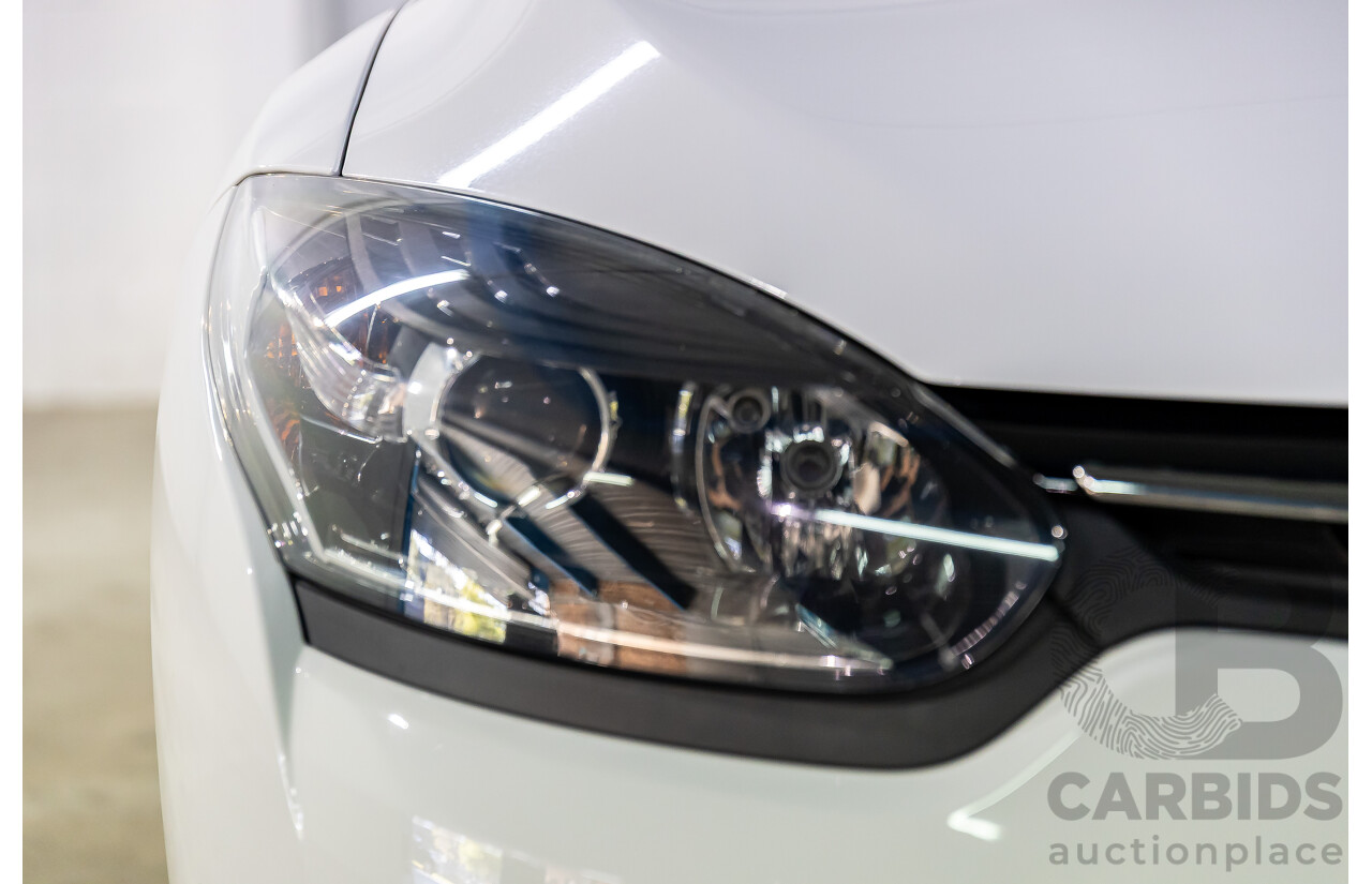 4/2015 Renault Megane Dynamique K95 MY14 4d Wagon Glacier White Turbo 1.2L