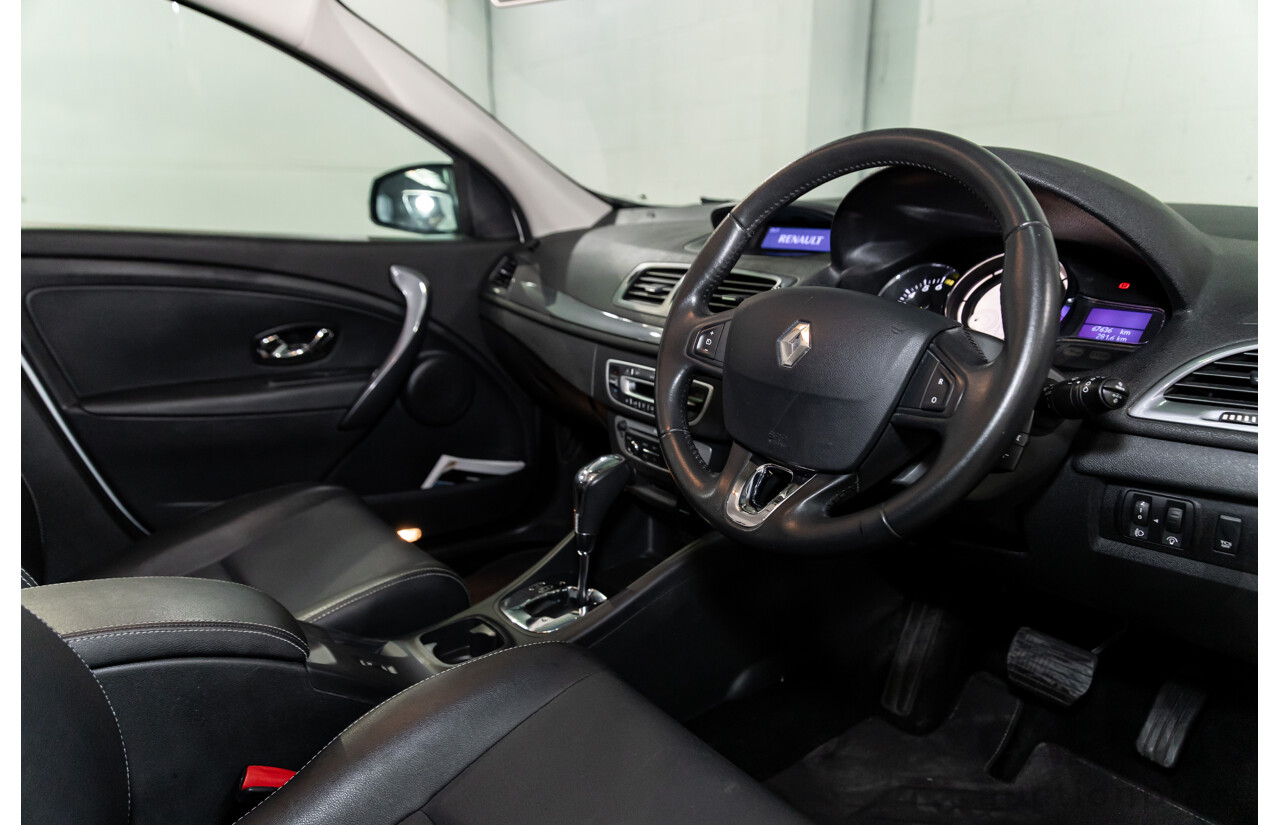 4/2015 Renault Megane Dynamique K95 MY14 4d Wagon Glacier White Turbo 1.2L