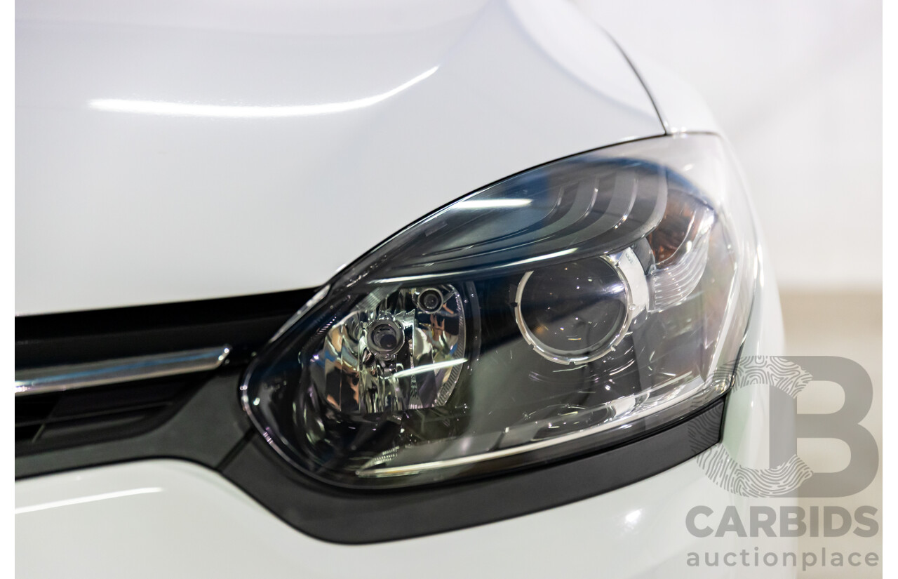 4/2015 Renault Megane Dynamique K95 MY14 4d Wagon Glacier White Turbo 1.2L