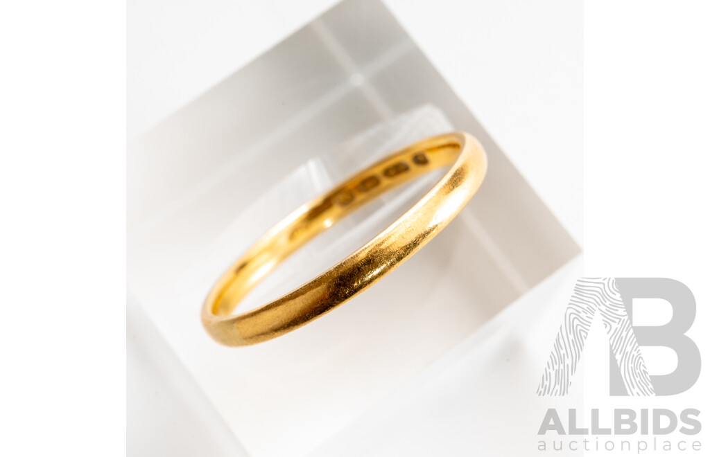 22ct Vintage Fine Wedding Ring, Size P,  2.56 Grams