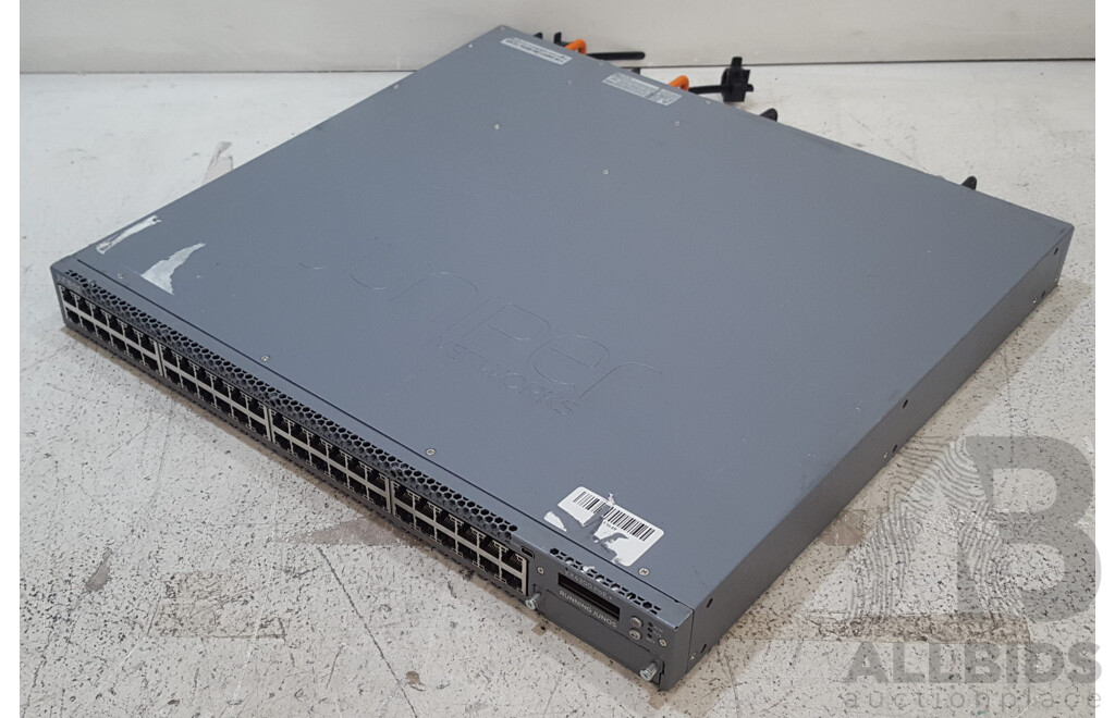 Juniper Networks (EX4300-48P) EX4300 PoE+ 48-Port Gigabit Ethernet Switch