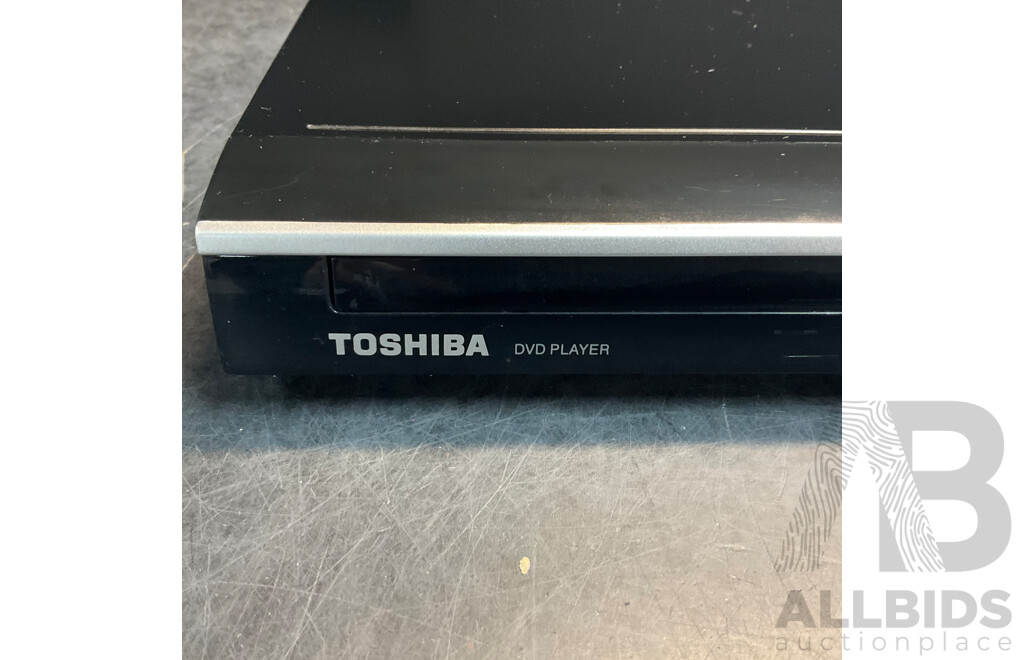 TOSHIBA, PHILIPS DVD Player & HDTV Antenna & XMEN Five Films and Collector Cards Set