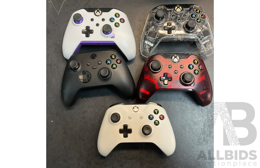 Wired XBOX Controller & XBOX, Call of Duty Headphone & Numskull Gaming Glasses & Cooler Master Mouse