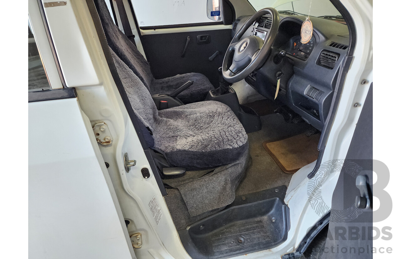 5/2006 Suzuki APV  GD 4d Van White 1.6L