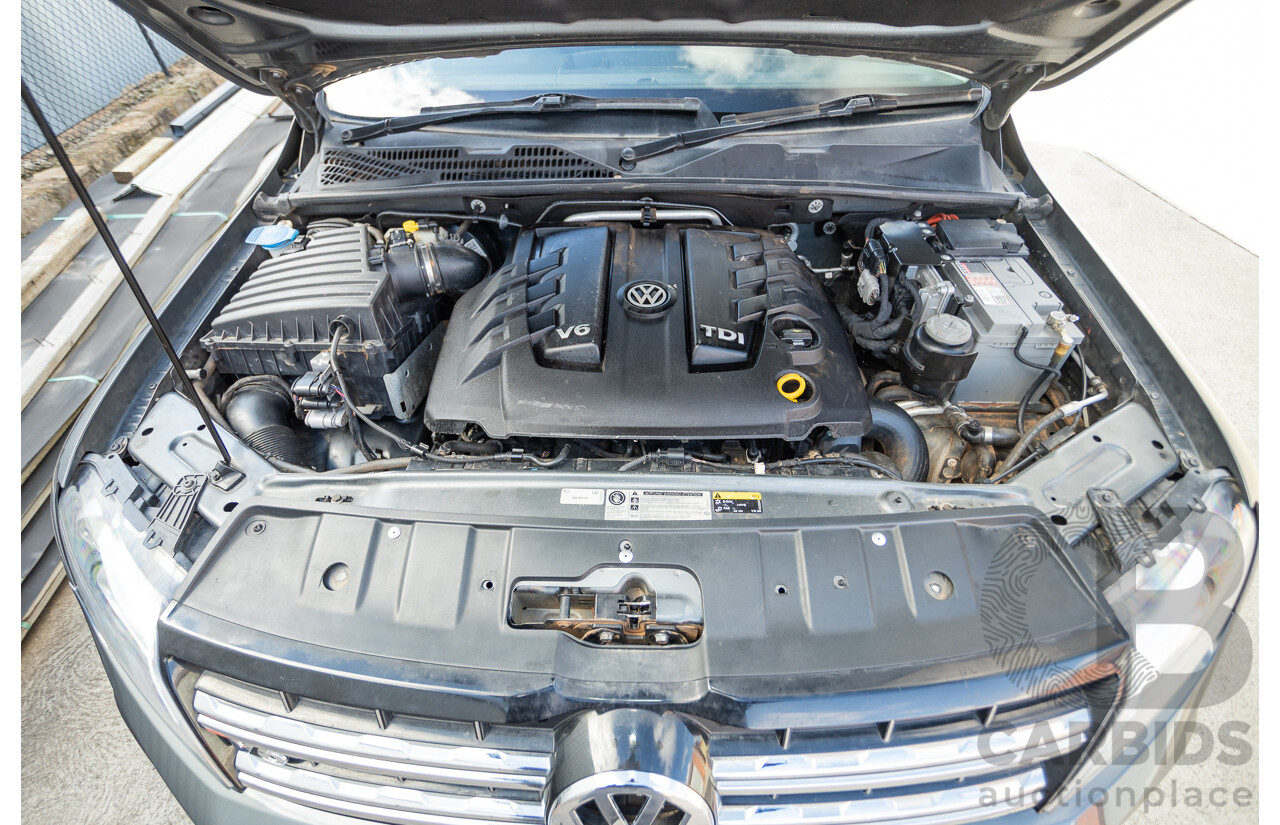 11/2017 Volkswagen Amarok V6 TDI 550 Sportline (4x4) 2H MY18 4d Dual Cab Utility Indium Grey Metallic Turbo Diesel V6 3.0L