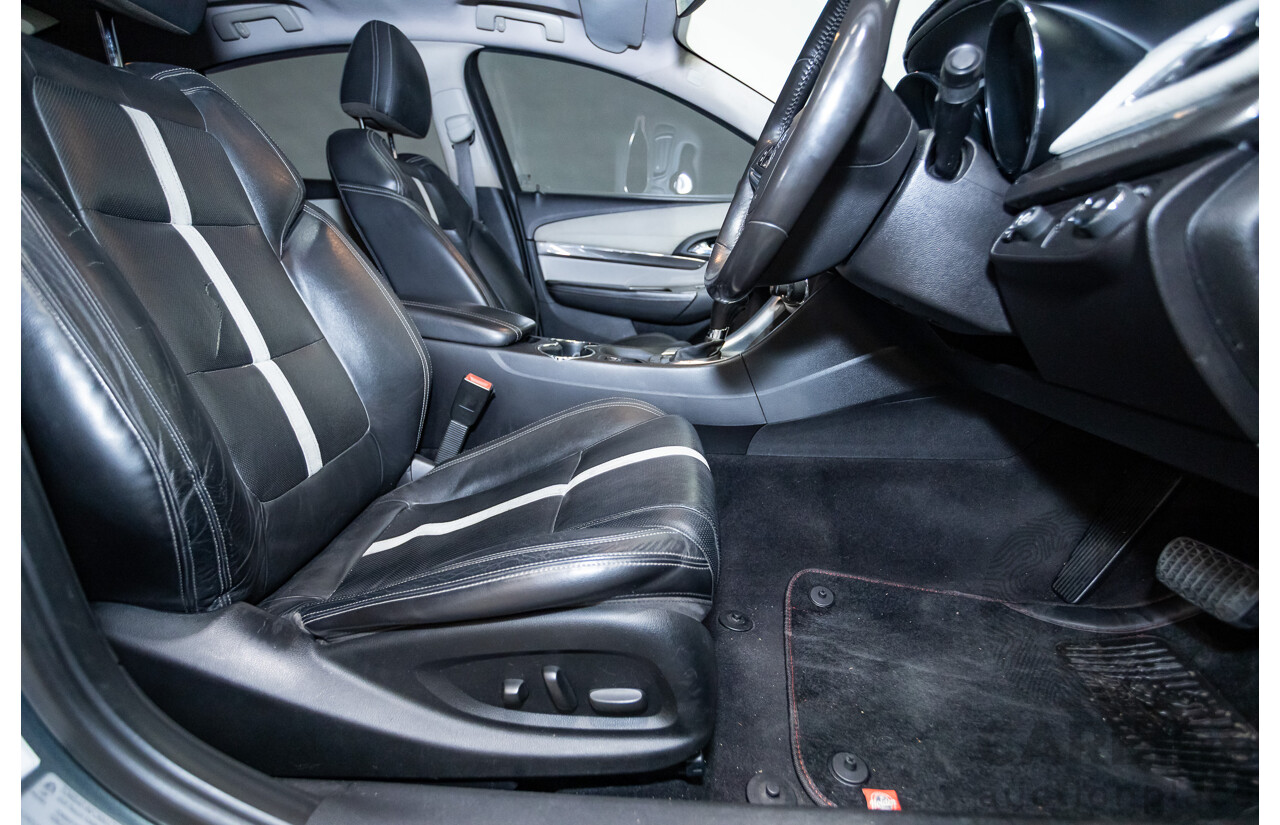 5/2013 Holden VF Calais V 4d Sedan Prussian Steel V8 6.0L