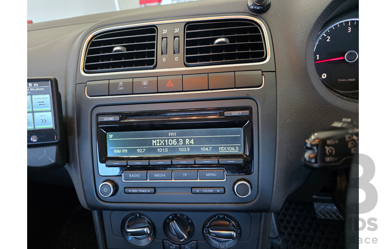 4/2013 Volkswagen Polo 66 TDI Comfortline 6R MY13 5d Hatchback White 1.6L