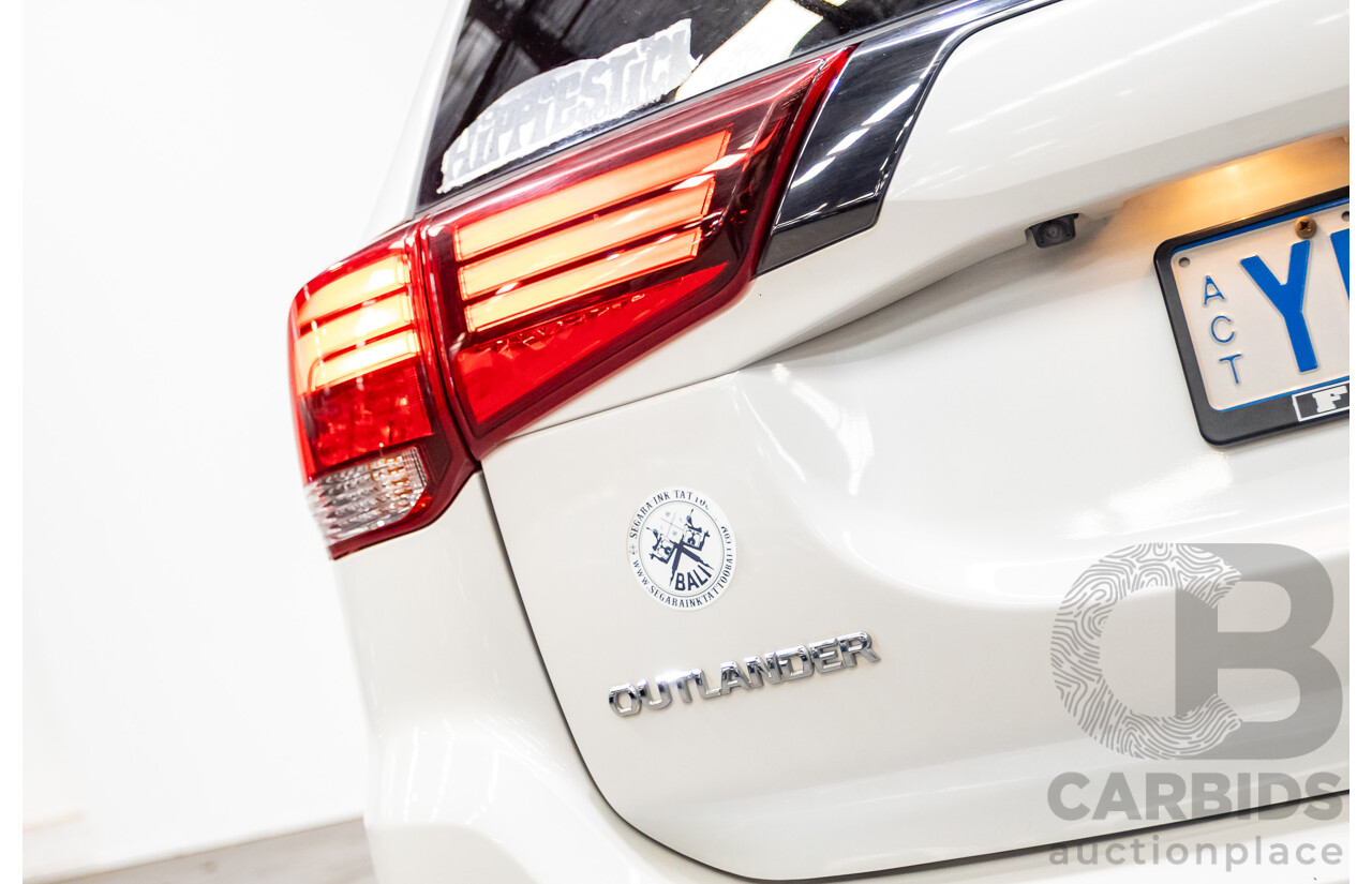 02/2020 Mitsubishi Outlander Black Edition 7  ZL MY20 4D Wagon Diamond White Pearl 2.4L - 7 Seats