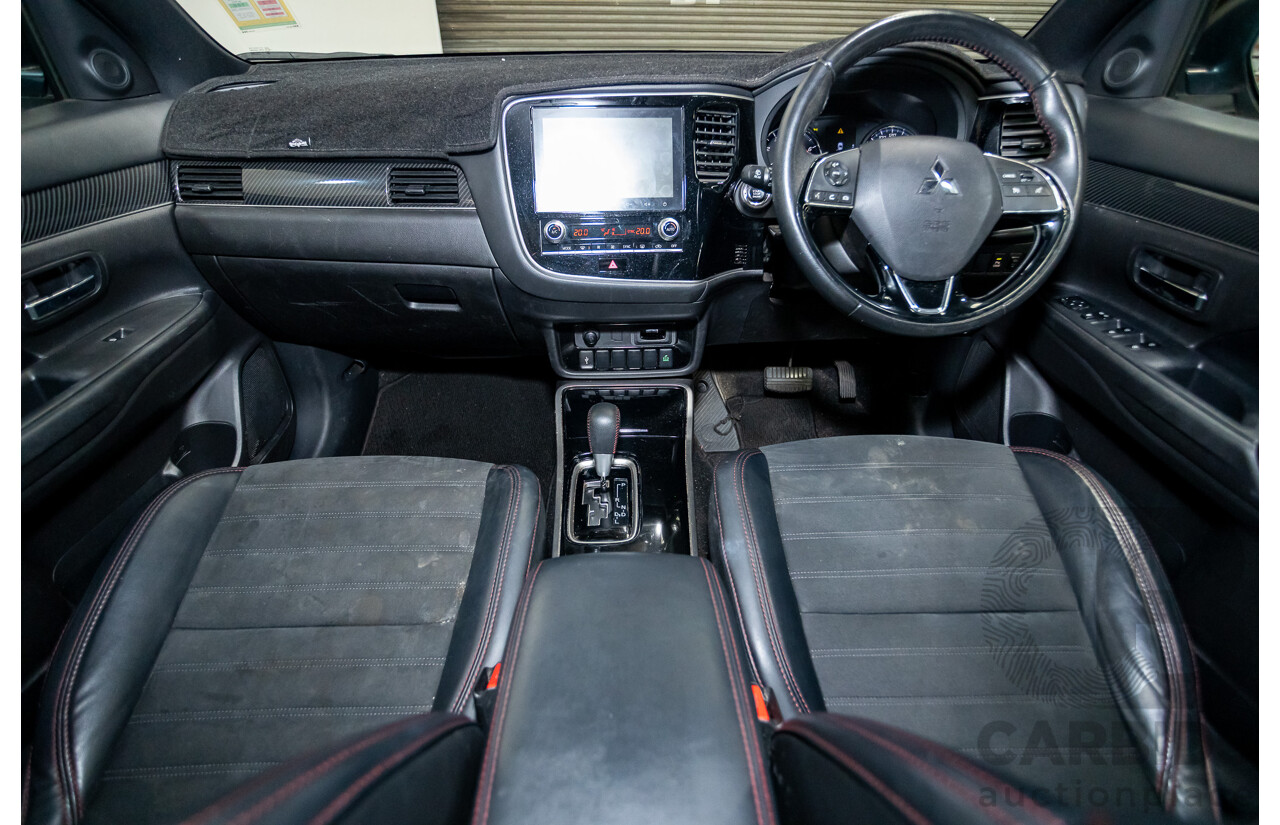 02/2020 Mitsubishi Outlander Black Edition 7  ZL MY20 4D Wagon Diamond White Pearl 2.4L - 7 Seats