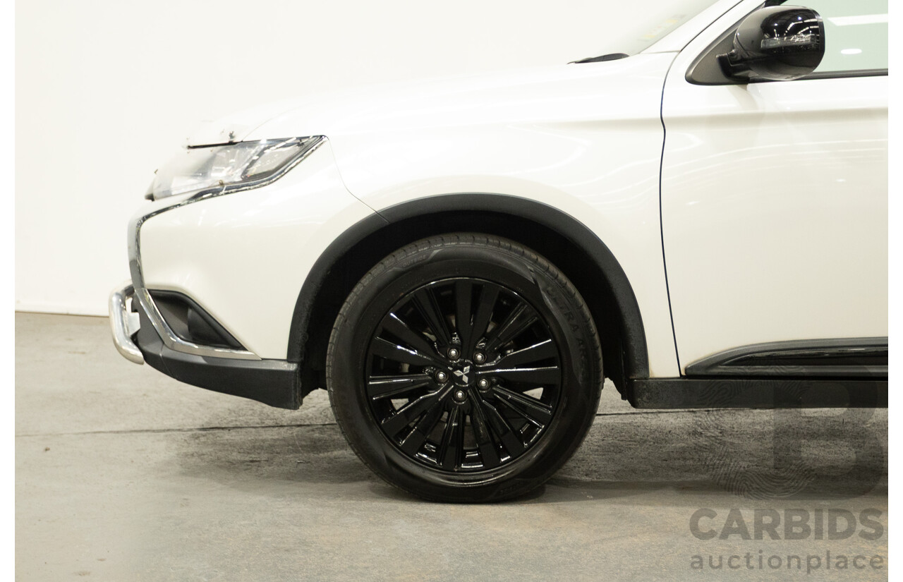 02/2020 Mitsubishi Outlander Black Edition 7  ZL MY20 4D Wagon Diamond White Pearl 2.4L - 7 Seats