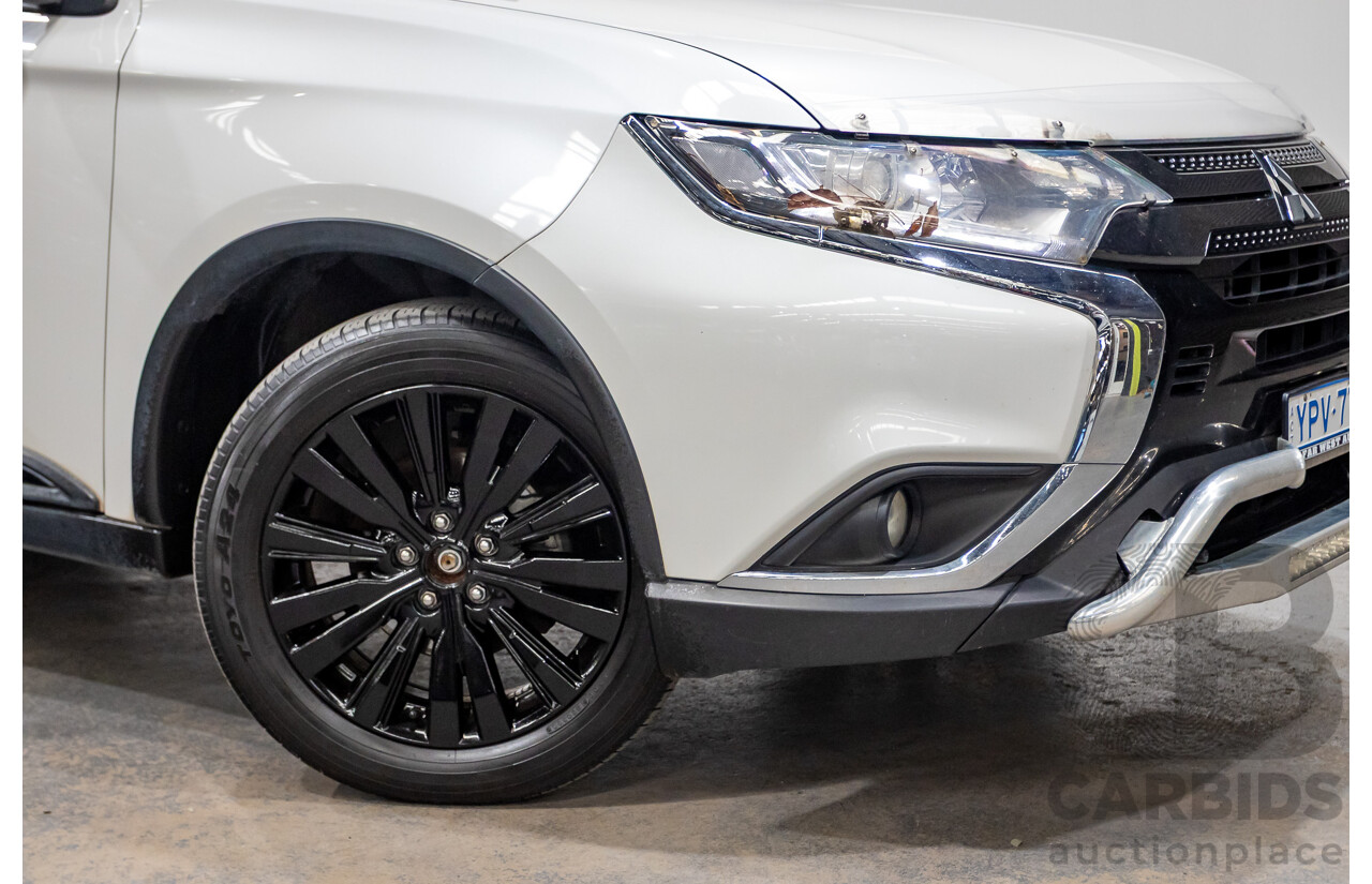 02/2020 Mitsubishi Outlander Black Edition 7  ZL MY20 4D Wagon Diamond White Pearl 2.4L - 7 Seats