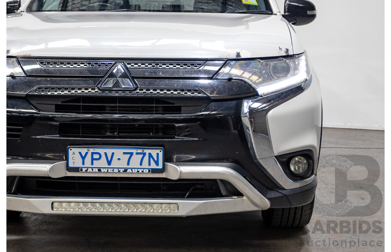 02/2020 Mitsubishi Outlander Black Edition 7  ZL MY20 4D Wagon Diamond White Pearl 2.4L - 7 Seats