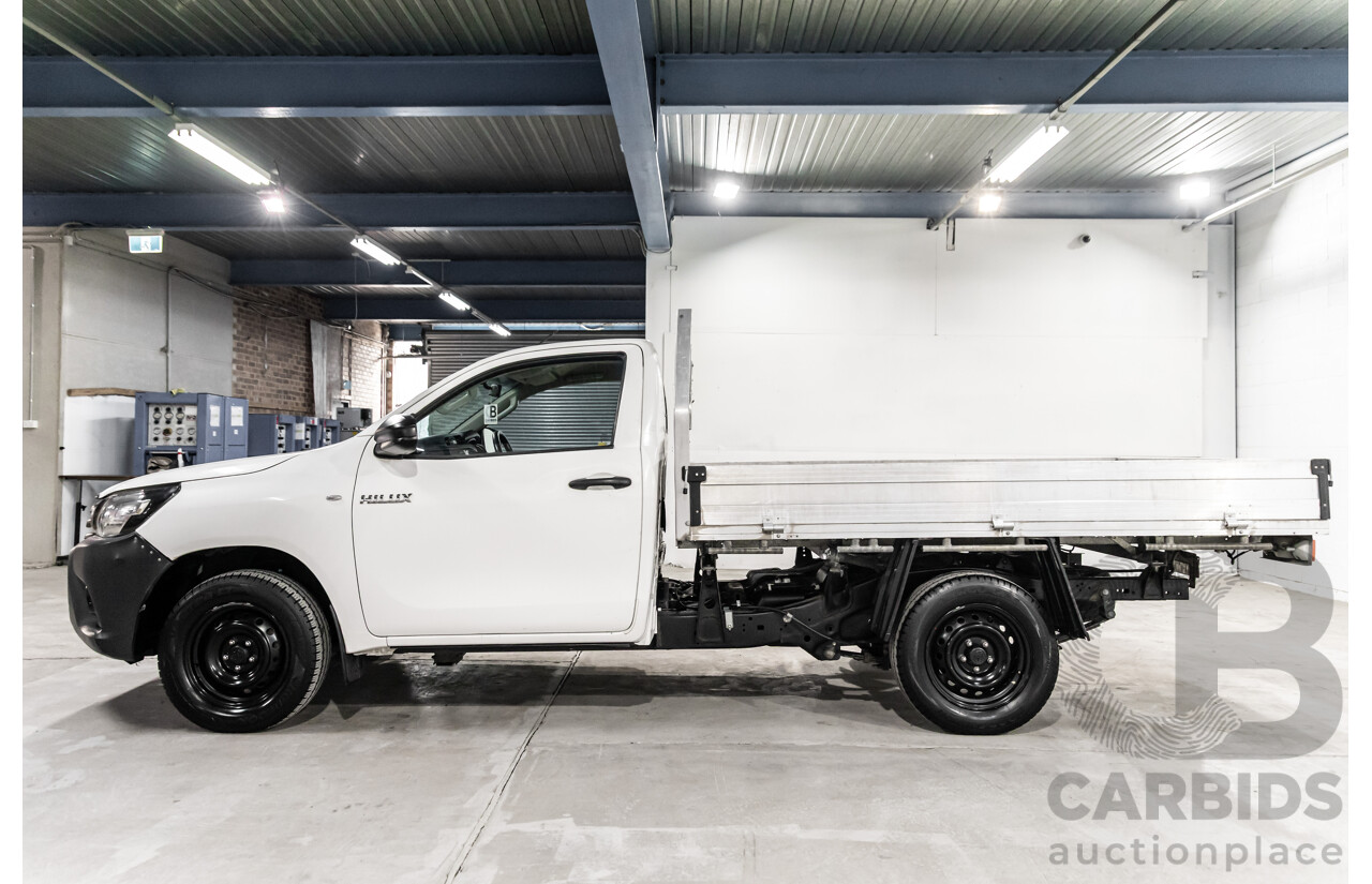 03/2017 Toyota Hilux Workmate (RWD) TGN121R MY17 C/Chas Glacier White 2.7L