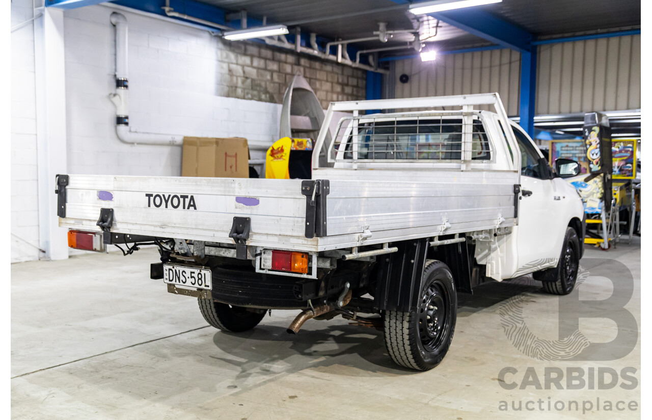 03/2017 Toyota Hilux Workmate (RWD) TGN121R MY17 C/Chas Glacier White 2.7L