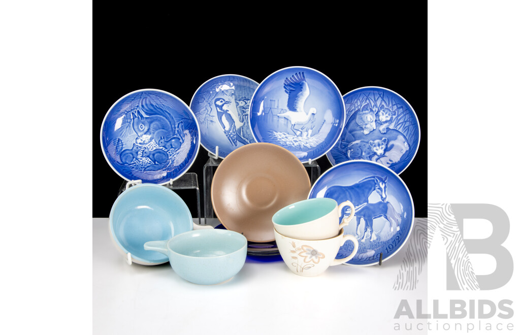 Collection Mid Century Items Comprising Five Bing & Grondahl Display Plates, Poole Duo and More