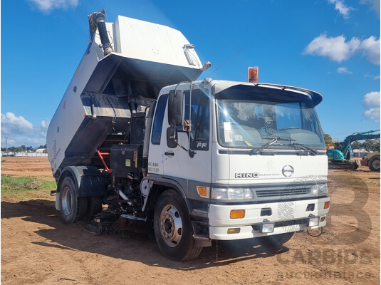 12/2002, Hino FF1J - 6 Cylinder Diesel, Dual Control 770 Cyclone Street Sweeper