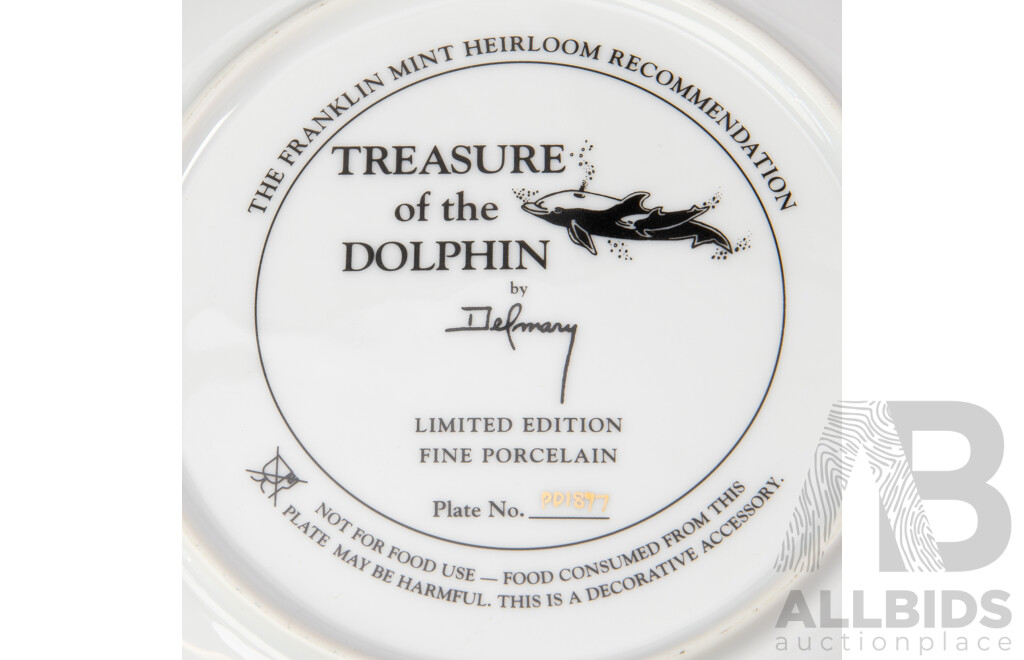 Collection Display Plates Comprising Three Royal Vale Bird Examples, Set Eight Limited Edition Bradex Dolphin Examples