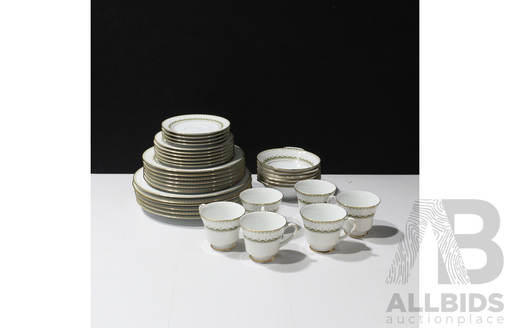 Noritake 34 Piece Porcelain Set in Katrina Pattern 2254