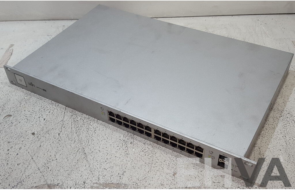 Ubiquiti Networks (US-24-250W) UniFi 24-Port Gigabit PoE+ 250W Switch