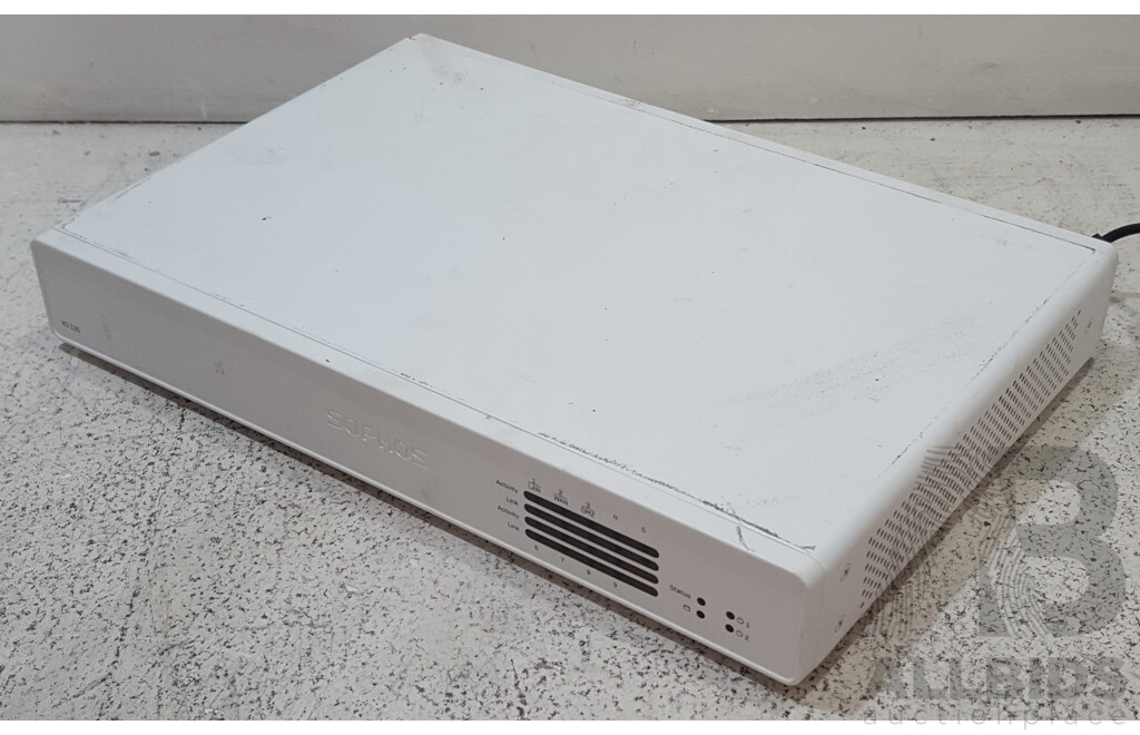 Sophos XG-135 Network Security/Firewall Appliance w/ Power Supply