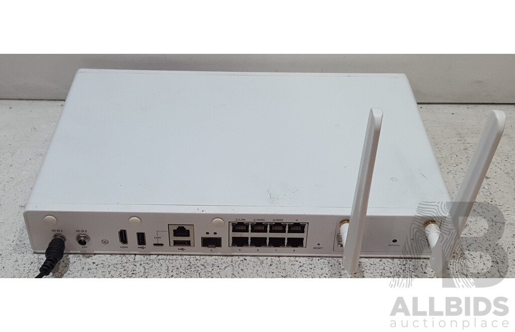 Sophos XG-135 Network Security/Firewall Appliance w/ Power Supply
