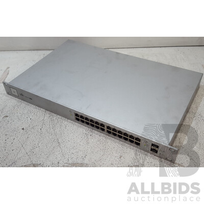 Ubiquiti Networks (US-24-250W) UniFi 24-Port Gigabit PoE+ 250W Switch