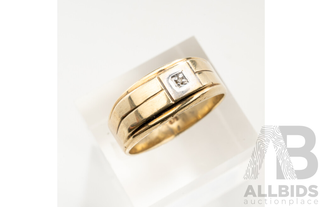 9ct Diamond Set Mens Dress Ring, TDW0.01ct, Size Q, 3.34 Grams