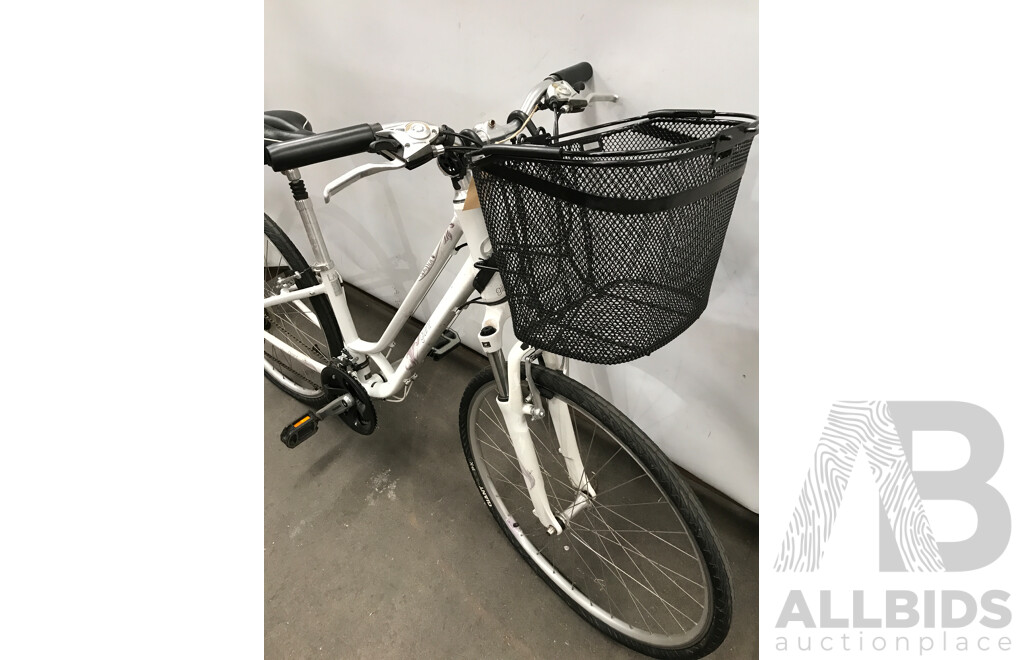 Giant Cypress 24 Speed Cruiser Bike