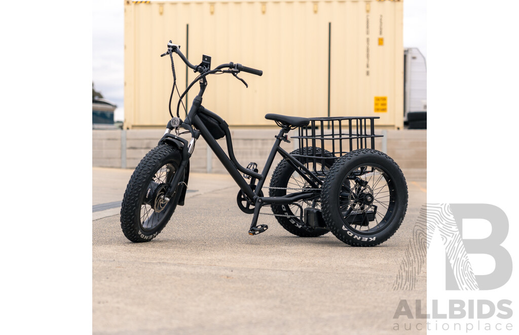 Black 7 Speed Electric Tricycle