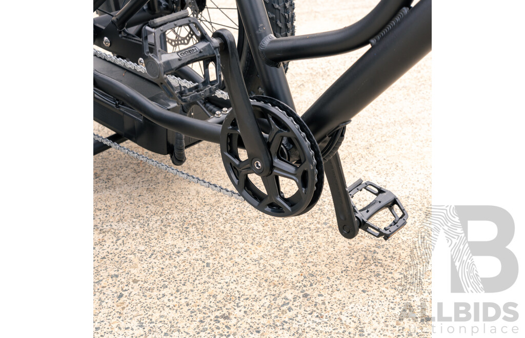 Black 7 Speed Electric Tricycle