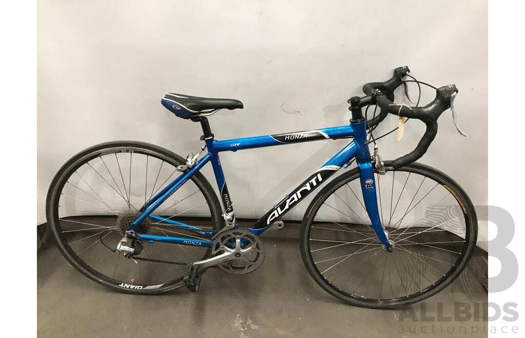 Avanti Monza 8 Speed Road Bike