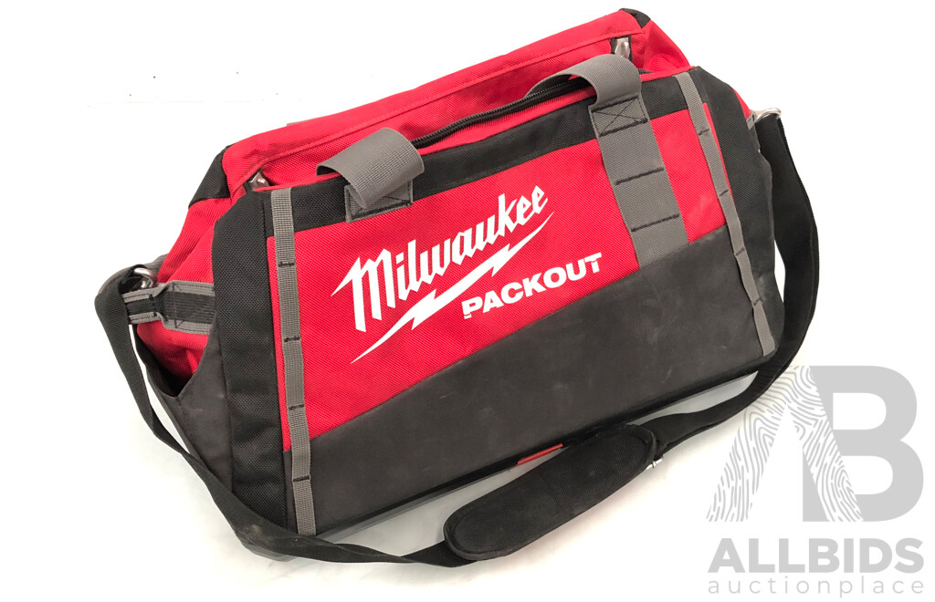 Milwaukee Packout Tool Bag and Kinchrome Plus 39 Piece Socket Set