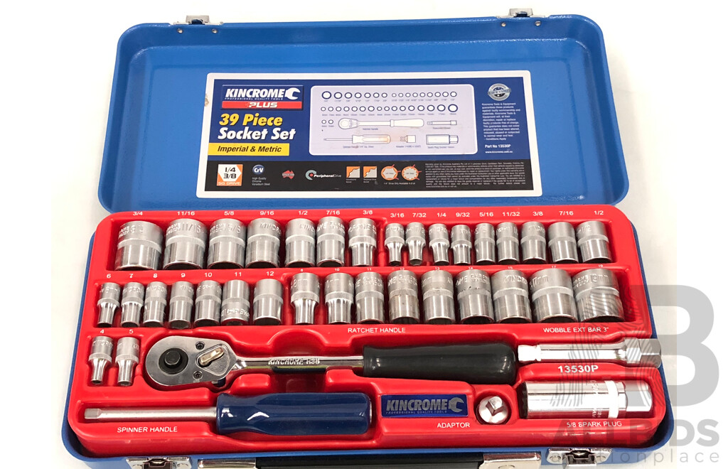 Milwaukee Packout Tool Bag and Kinchrome Plus 39 Piece Socket Set