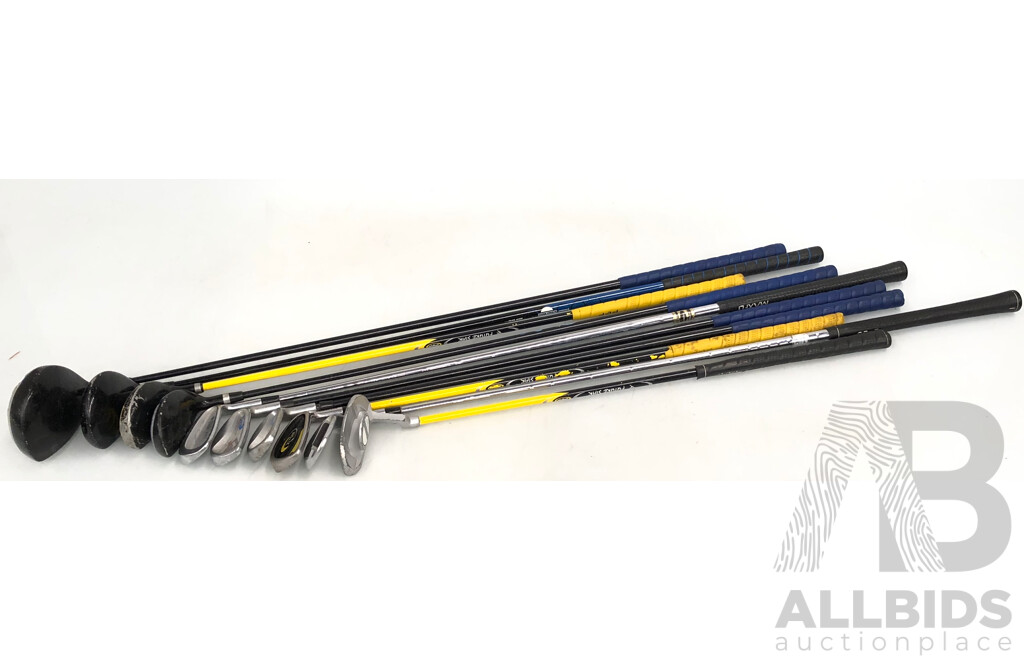 Set of 10 Junior Right Handed Golf Clubs and Shoulder Carry Bag