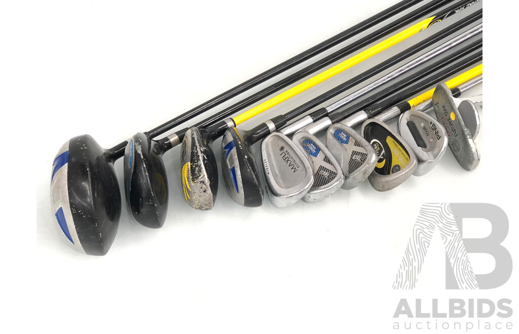 Set of 10 Junior Right Handed Golf Clubs and Shoulder Carry Bag