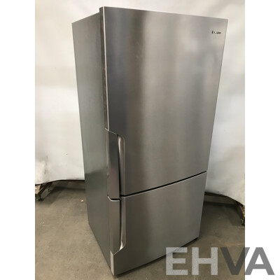 Westinghouse 529L Stainless Steel Botom Mount Refrigerator