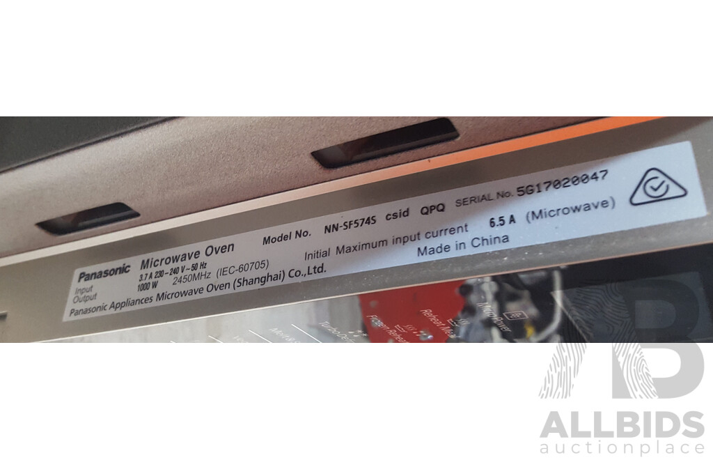 Panasonic (NN-SF574S) Stainless Steel Flatbed Inverter Microwave