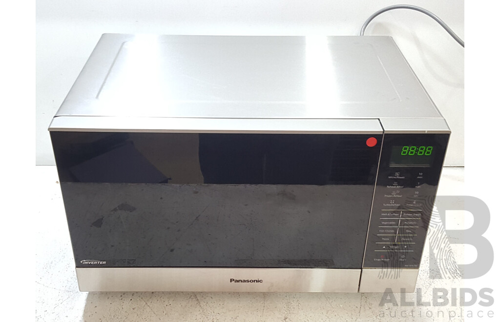 Panasonic (NN-SF574S) Stainless Steel Flatbed Inverter Microwave