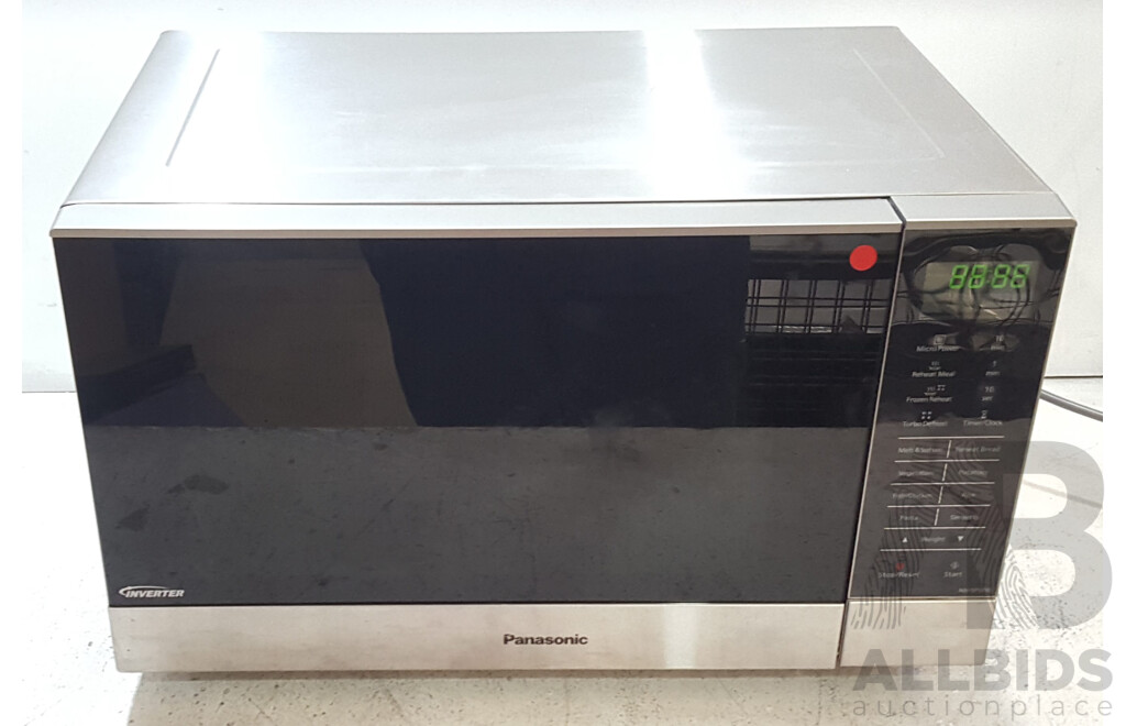 Panasonic (NN-SF574S) Stainless Steel Flatbed Inverter Microwave