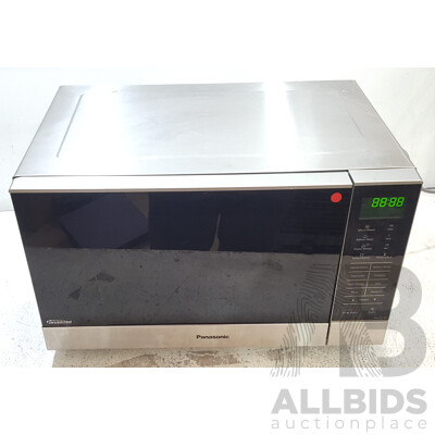 Panasonic (NN-SF574S) Stainless Steel Flatbed Inverter Microwave