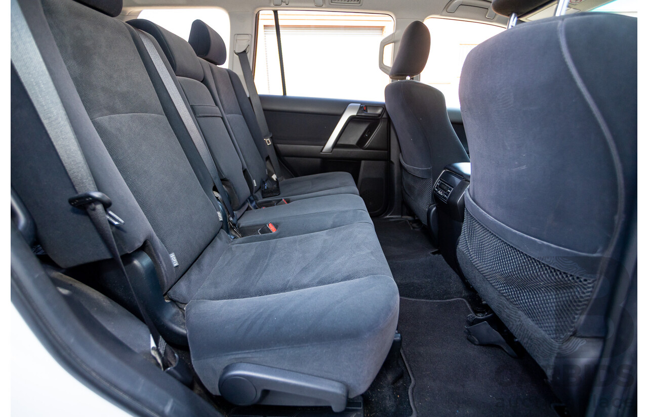 03/2016 Toyota Landcruiser PRADO GXL (4x4) GDJ150R MY16 4D Wagon White Turbo Diesel 2.8L - 7 Seats