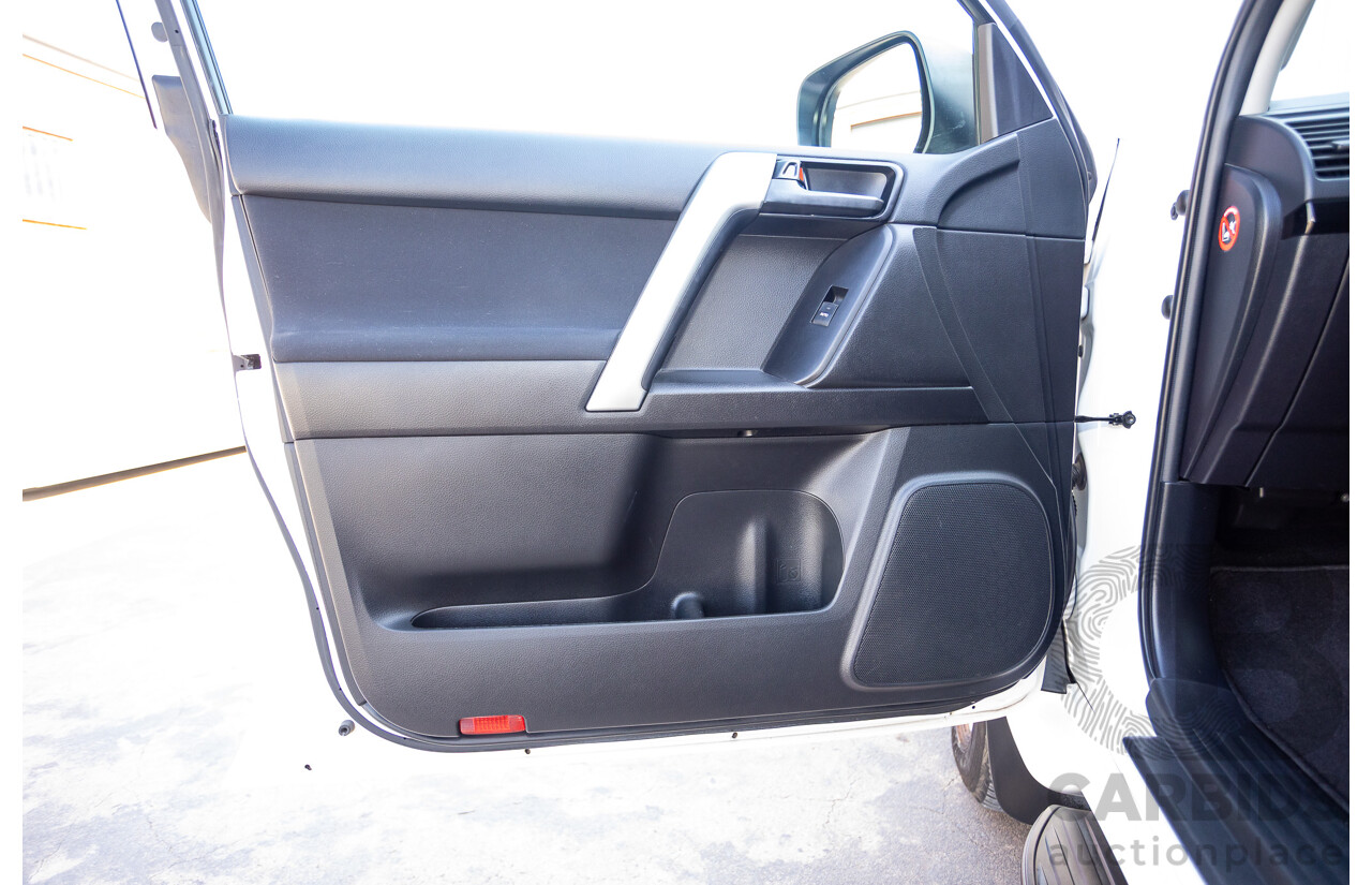 03/2016 Toyota Landcruiser PRADO GXL (4x4) GDJ150R MY16 4D Wagon White Turbo Diesel 2.8L - 7 Seats