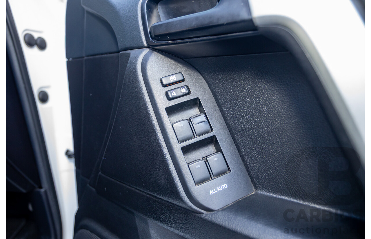 03/2016 Toyota Landcruiser PRADO GXL (4x4) GDJ150R MY16 4D Wagon White Turbo Diesel 2.8L - 7 Seats