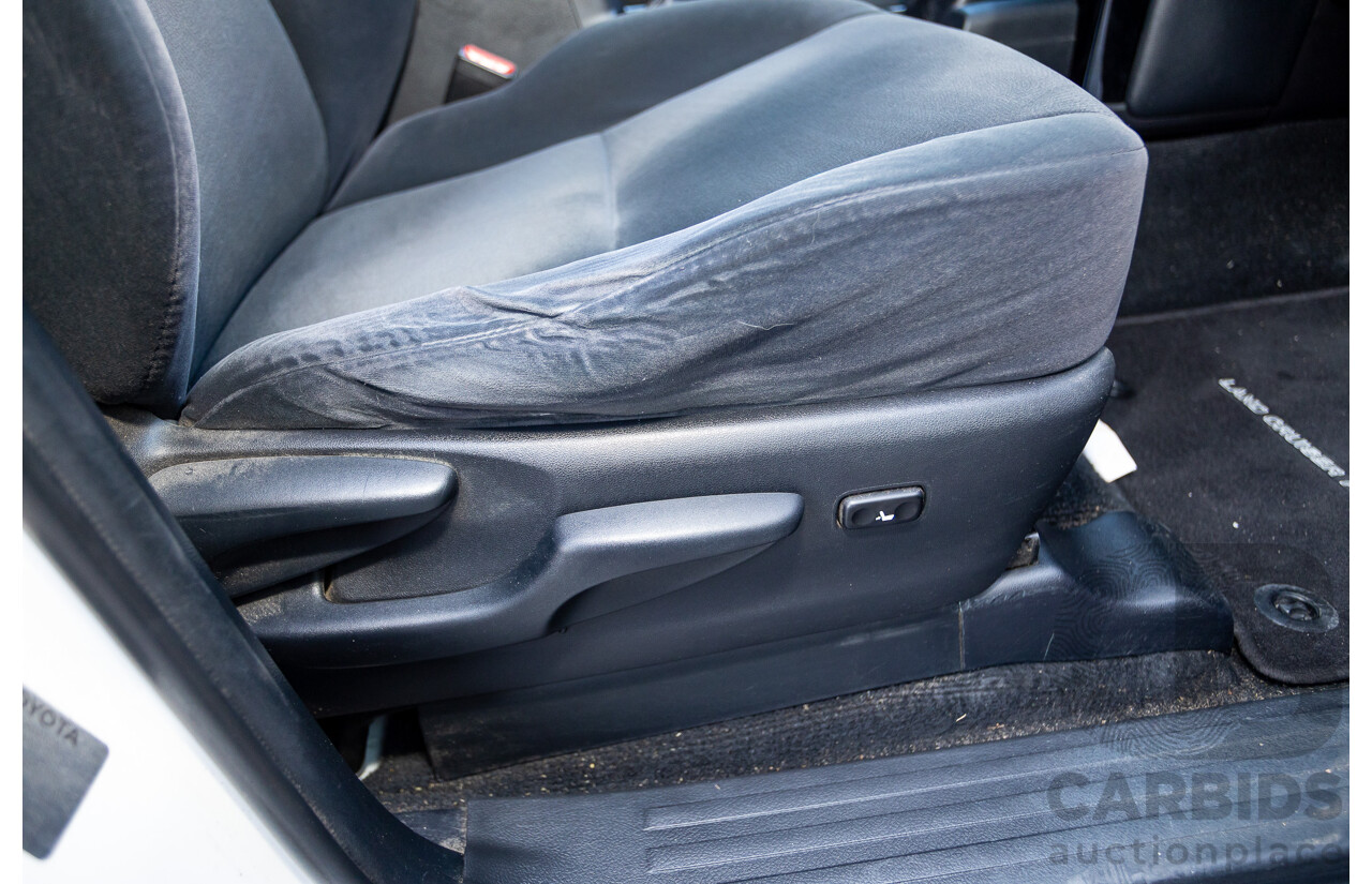 03/2016 Toyota Landcruiser PRADO GXL (4x4) GDJ150R MY16 4D Wagon White Turbo Diesel 2.8L - 7 Seats