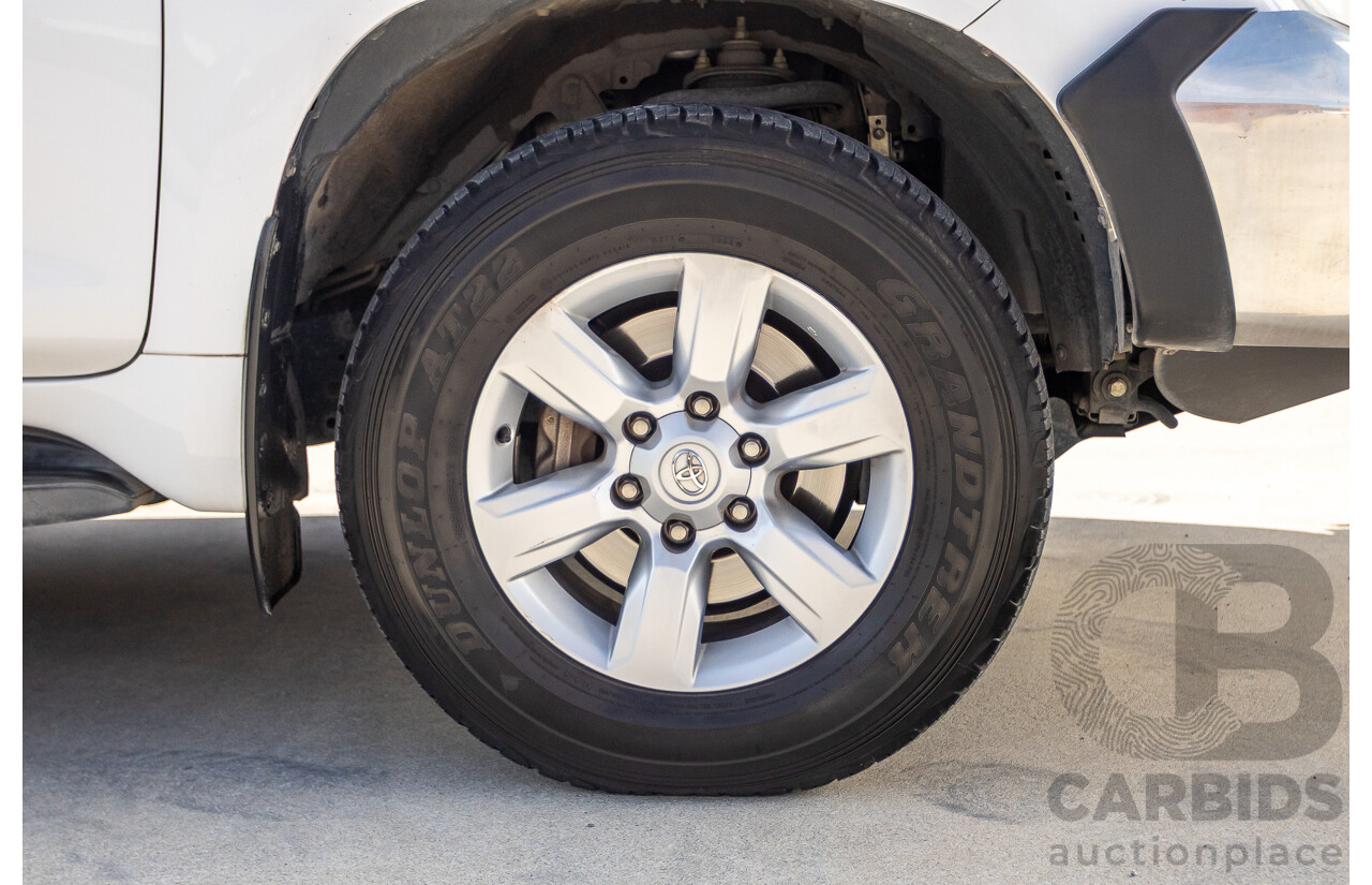 03/2016 Toyota Landcruiser PRADO GXL (4x4) GDJ150R MY16 4D Wagon White Turbo Diesel 2.8L - 7 Seats