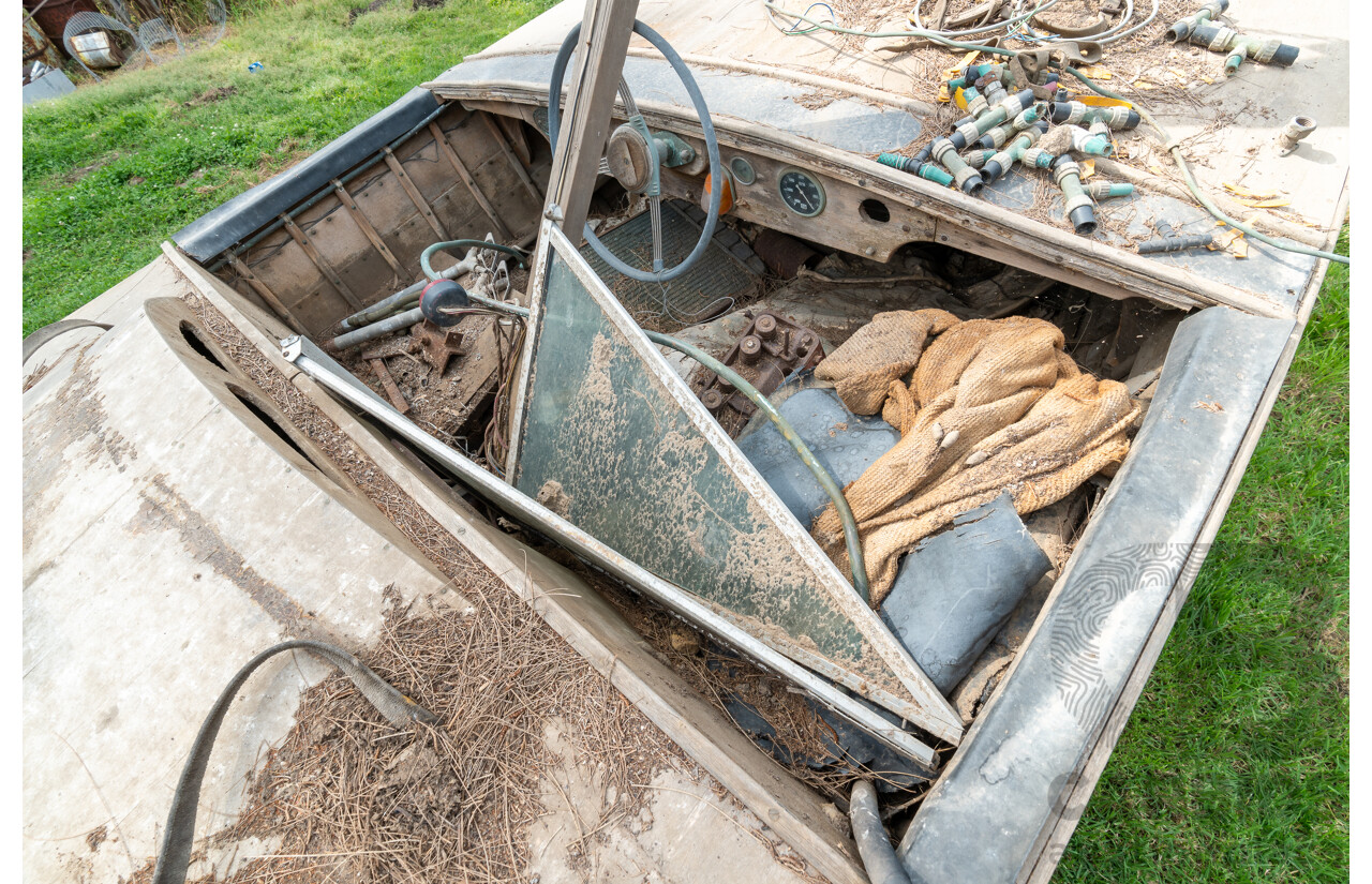 1961 Circa, Australian Made Handcrafted Wooden Clinker Ski-Boat & Trailer Rare 1 of 2, 