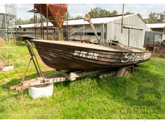 1961 Circa, Australian Made Handcrafted Wooden Clinker Ski-Boat & Trailer Rare 1 of 2, 