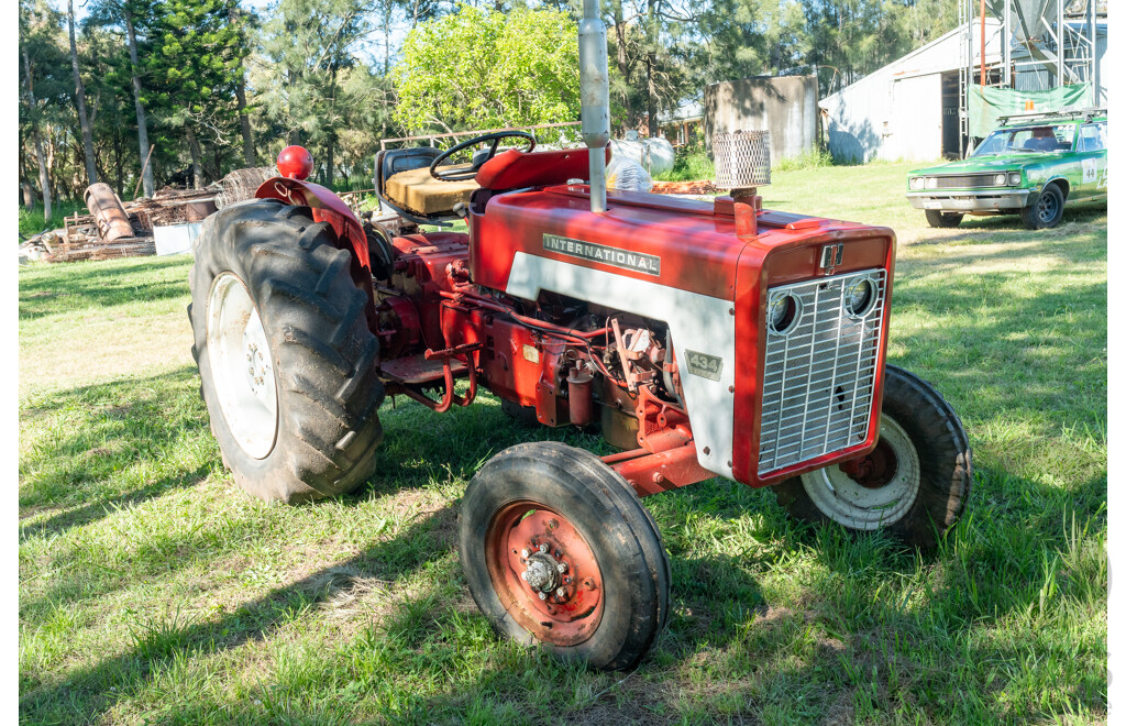 1971Circa, Red International Harvester 434 2.5L 4-cyl Diesel Tractor